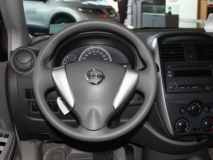 2014款1.5XE CVT精英版 方向盘