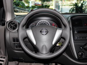 2014款1.5XE 手动舒适版 方向盘