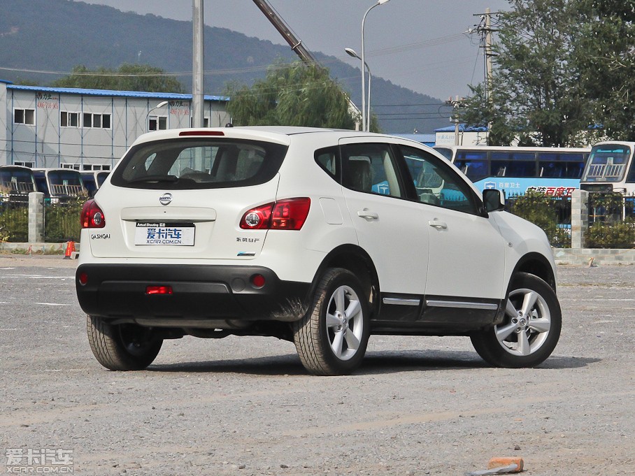 2015п 2.0XV CVT