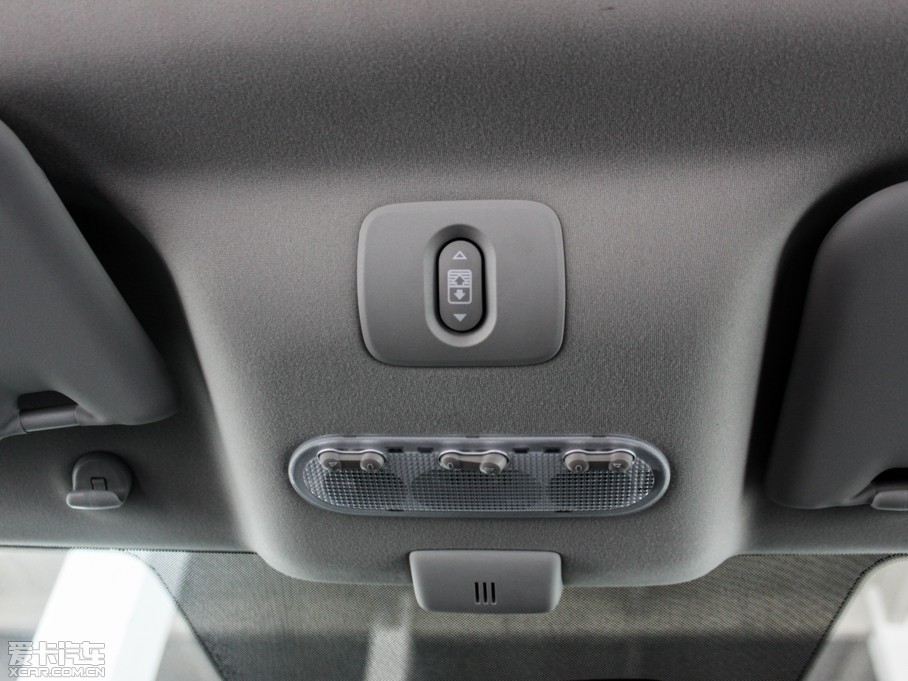 2015���п� 2.0XV CVT����