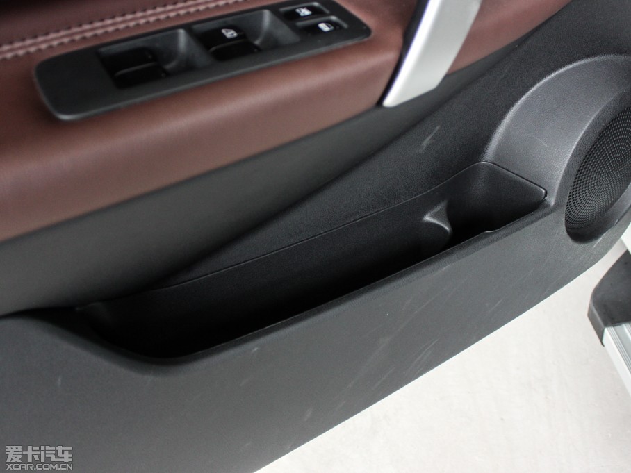 2015���п� 2.0XV CVT����