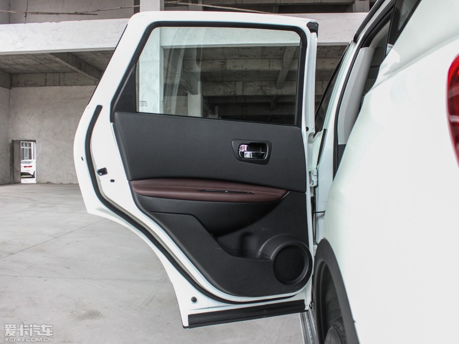 2015���п� 2.0XV CVT����