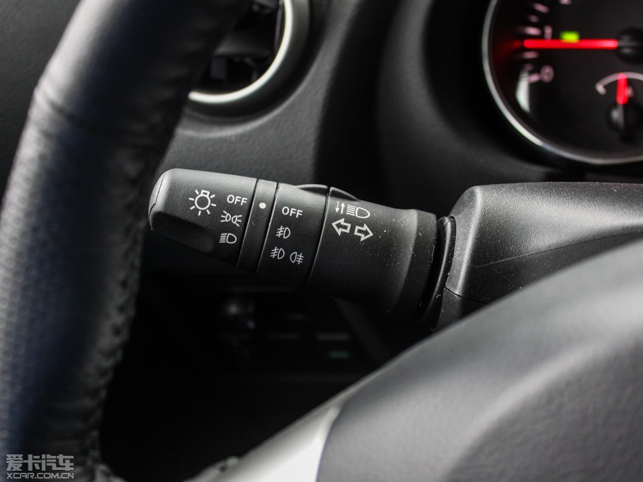 2015���п� 2.0XV CVT����