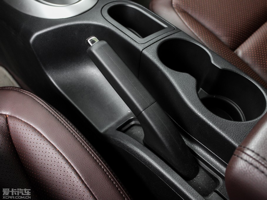 2015���п� 2.0XV CVT����