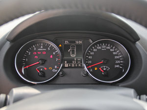 2015款2.0XV CVT酷雷 仪表