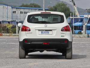 2015款2.0XV CVT酷雷 正后	