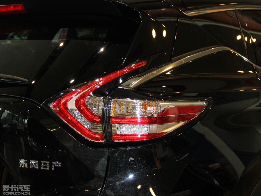 2015����m 2.5L XL ���а�