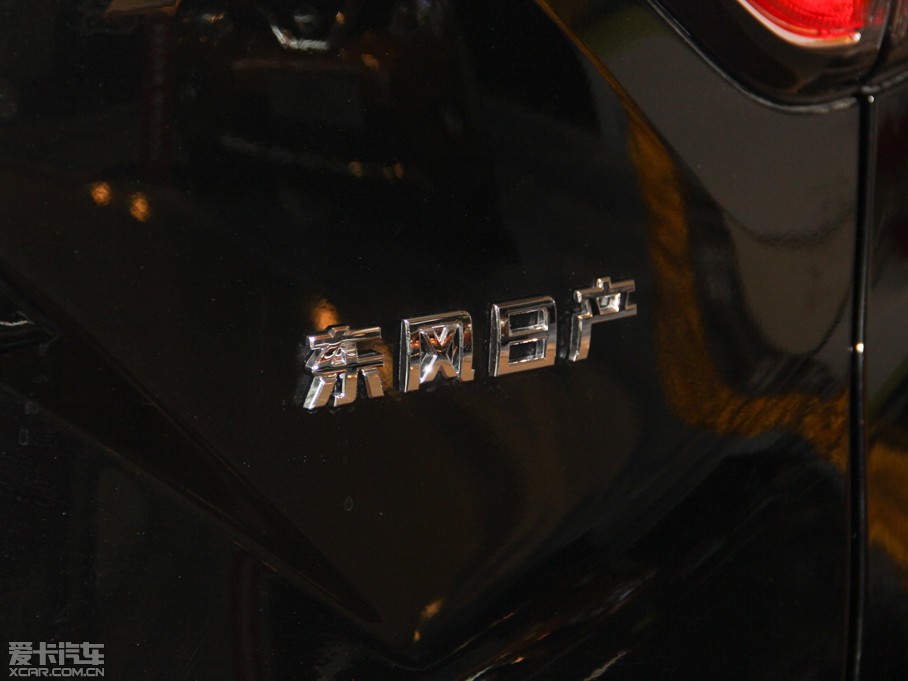 2015����m 2.5L XL ���а�