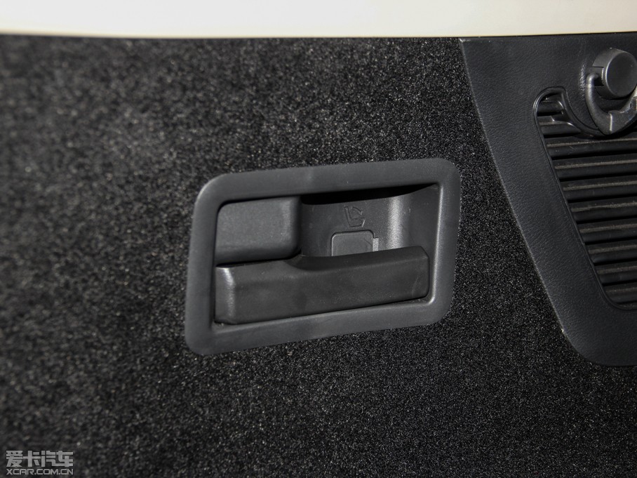 2015����m 2.5L XL ���а�