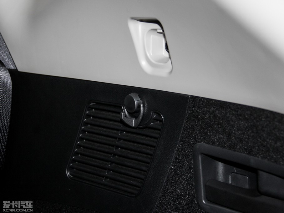 2015����m 2.5L XL ���а�