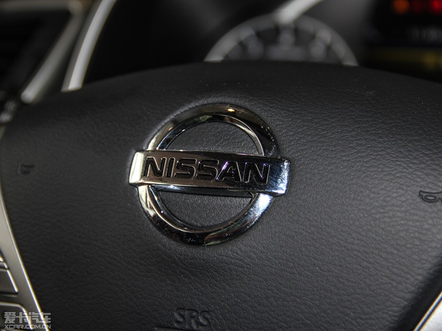 2015����m 2.5L XL ���а�