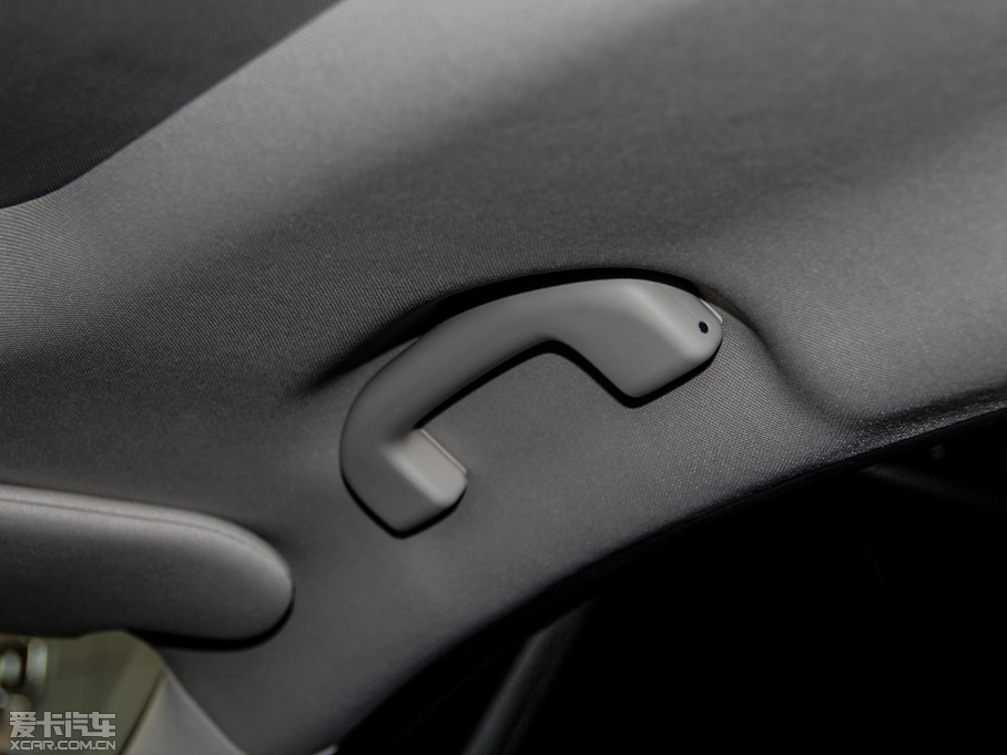 2015����m 2.5L XL ���а�