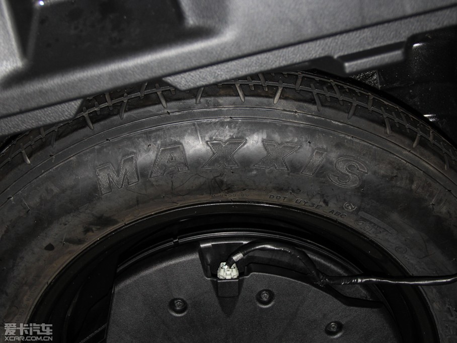 2015����m 2.5L XL ���а�