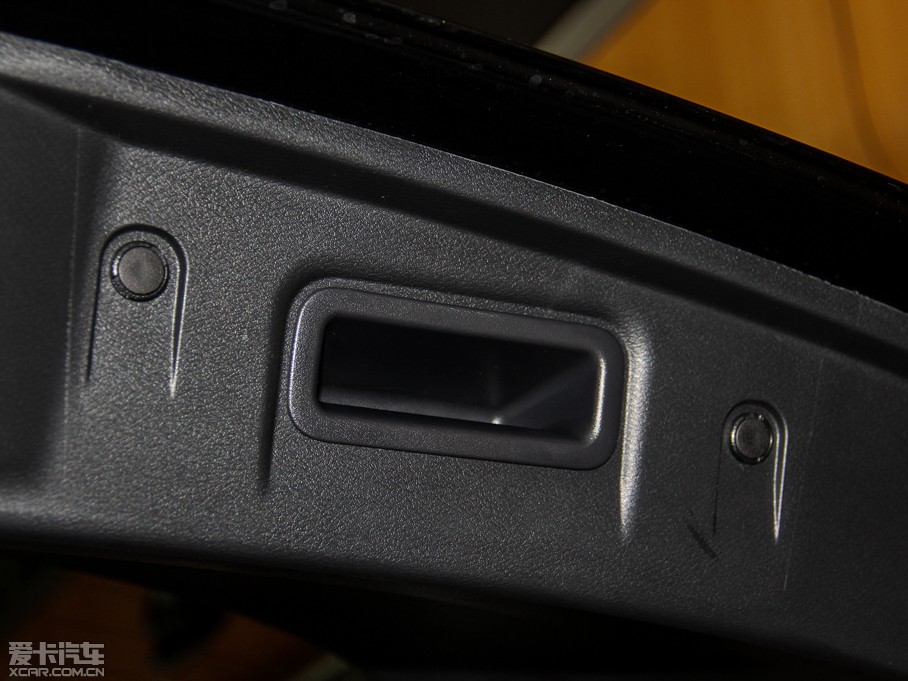 2015����m 2.5L XL ���а�