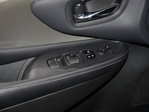 20152.5L XL а {܇ƅ^(q)	