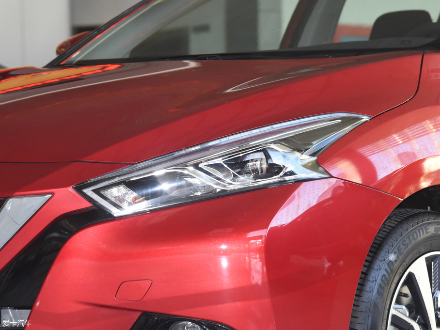 2016LANNIA {(ln)B 1.6L CVTſ