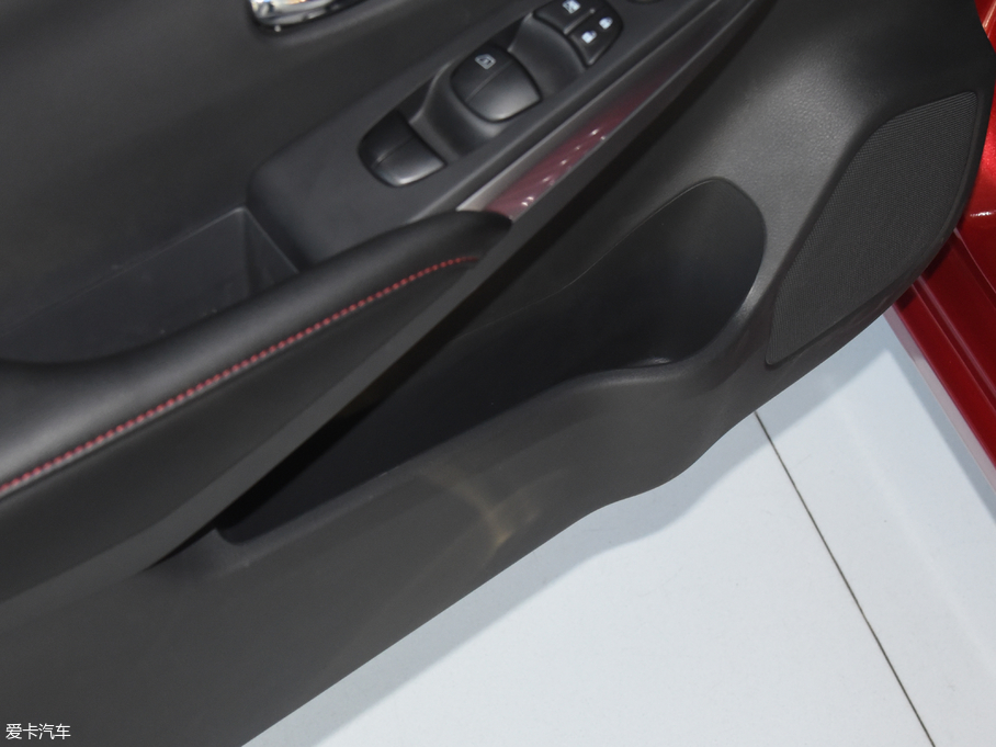 2016LANNIA {(ln)B 1.6L CVTſ