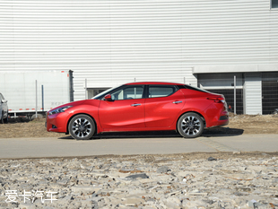 東風日產2016款藍鳥