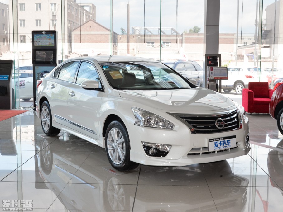 2015[ 2.0L XL- Sporty W\Ӱ