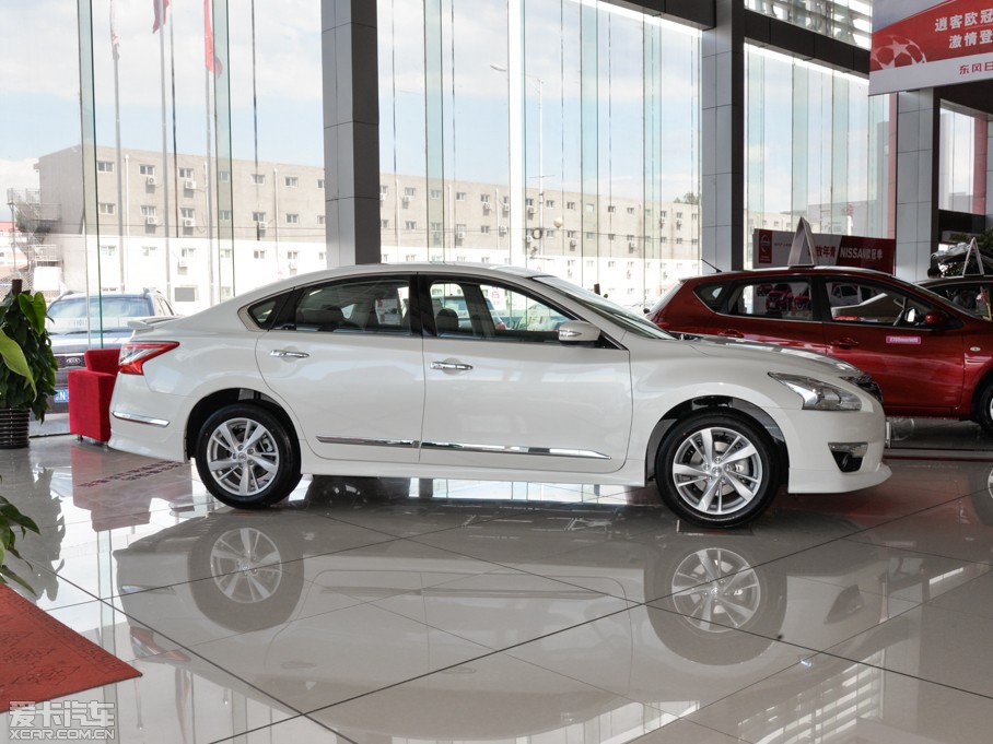 2015[ 2.0L XL- Sporty W\Ӱ