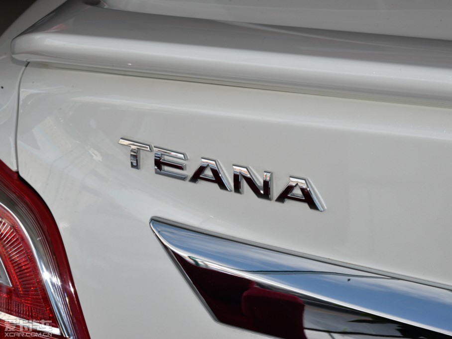 2015[ 2.0L XL- Sporty W\Ӱ