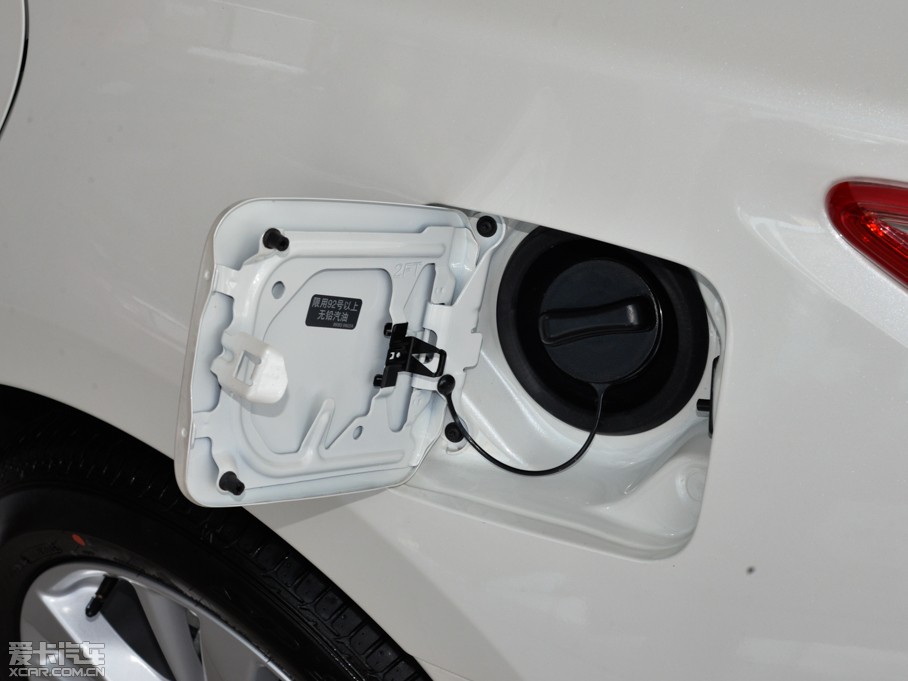 2015[ 2.0L XL- Sporty W\Ӱ