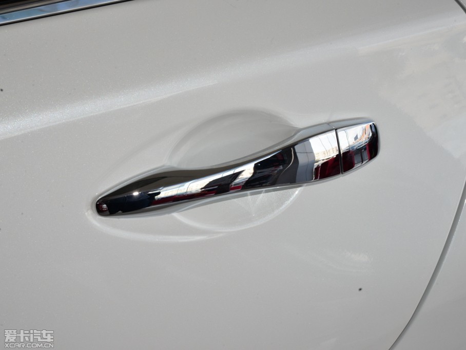 2015[ 2.0L XL- Sporty W\Ӱ