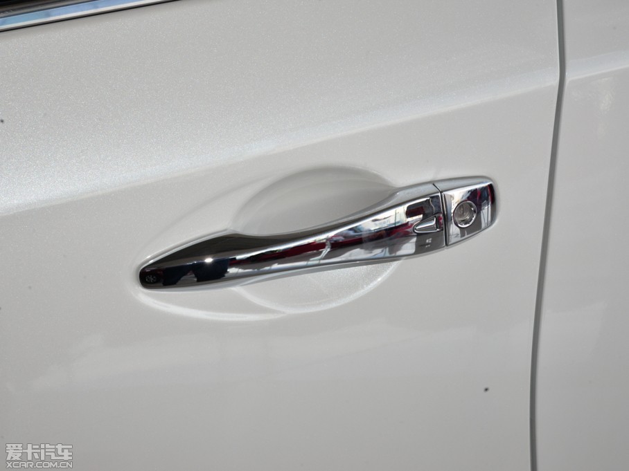 2015[ 2.0L XL- Sporty W\Ӱ