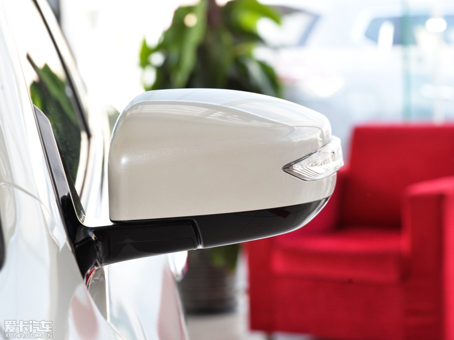 2015[ 2.0L XL- Sporty W\(yn)(dng)