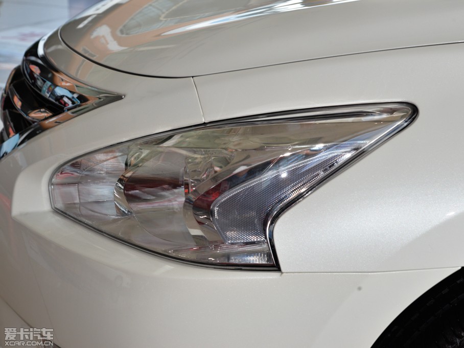 2015[ 2.0L XL- Sporty W\Ӱ