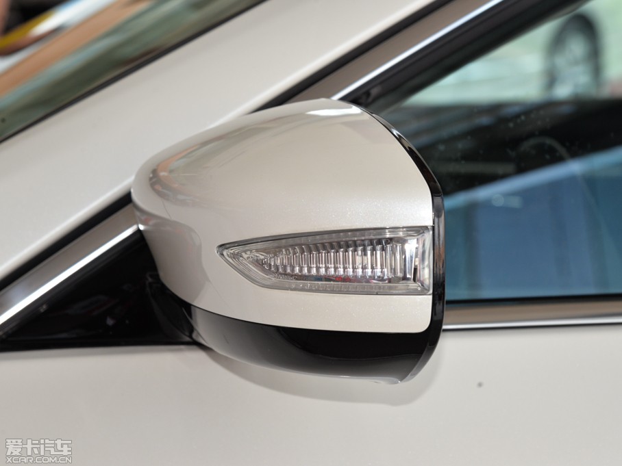 2015[ 2.0L XL- Sporty W\Ӱ