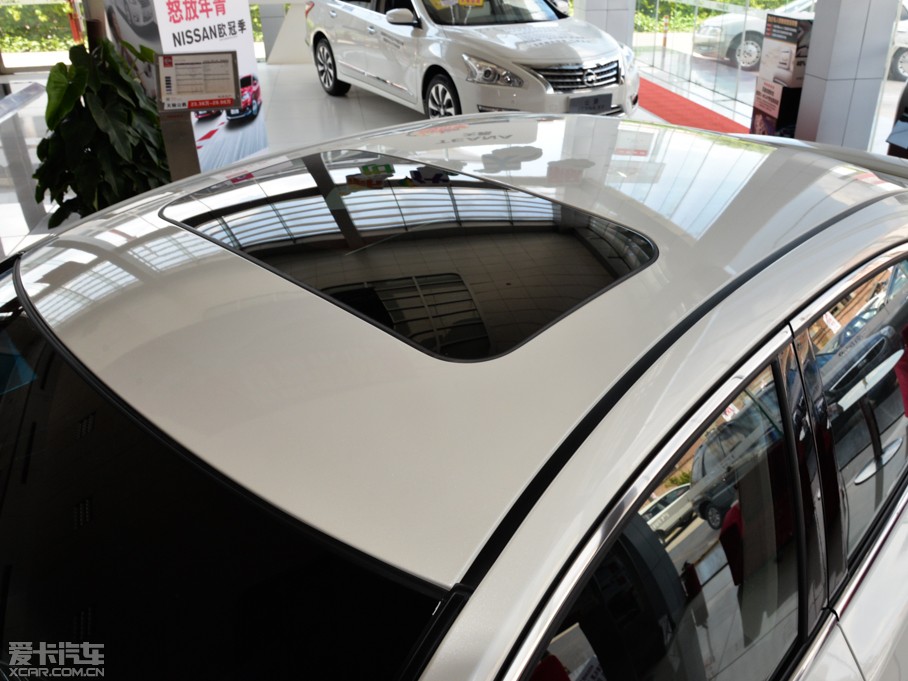 2015[ 2.0L XL- Sporty W\Ӱ