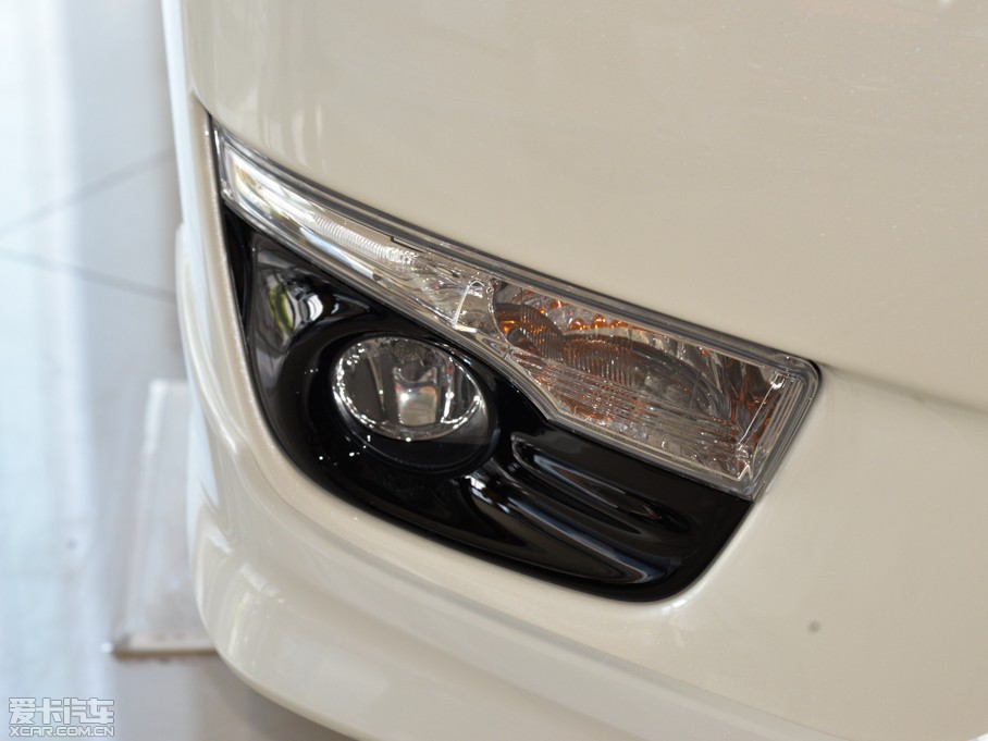 2015[ 2.0L XL- Sporty W\Ӱ