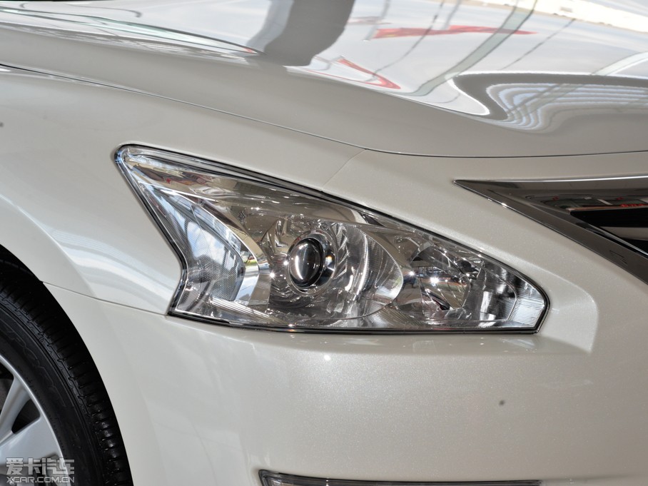 2015[ 2.0L XL- Sporty W\Ӱ