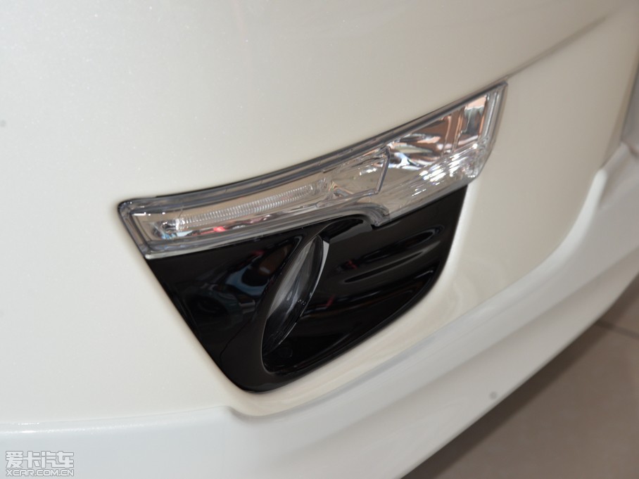 2015[ 2.0L XL- Sporty W\Ӱ