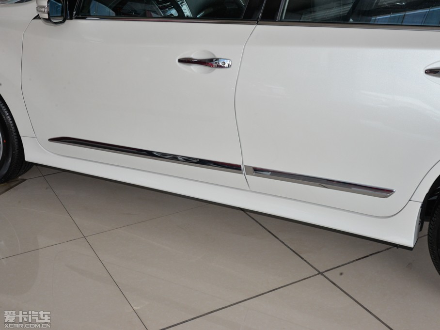 2015[ 2.0L XL- Sporty W\Ӱ