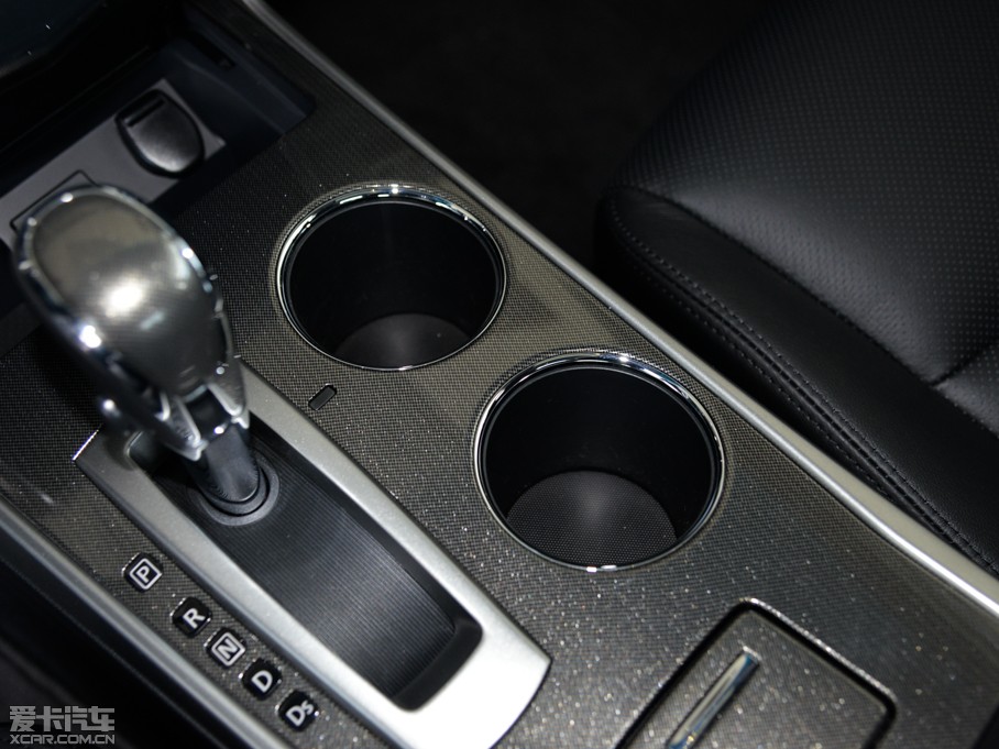 2015[ 2.0L XL- Sporty W\Ӱ