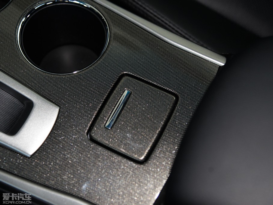 2015[ 2.0L XL- Sporty W\Ӱ