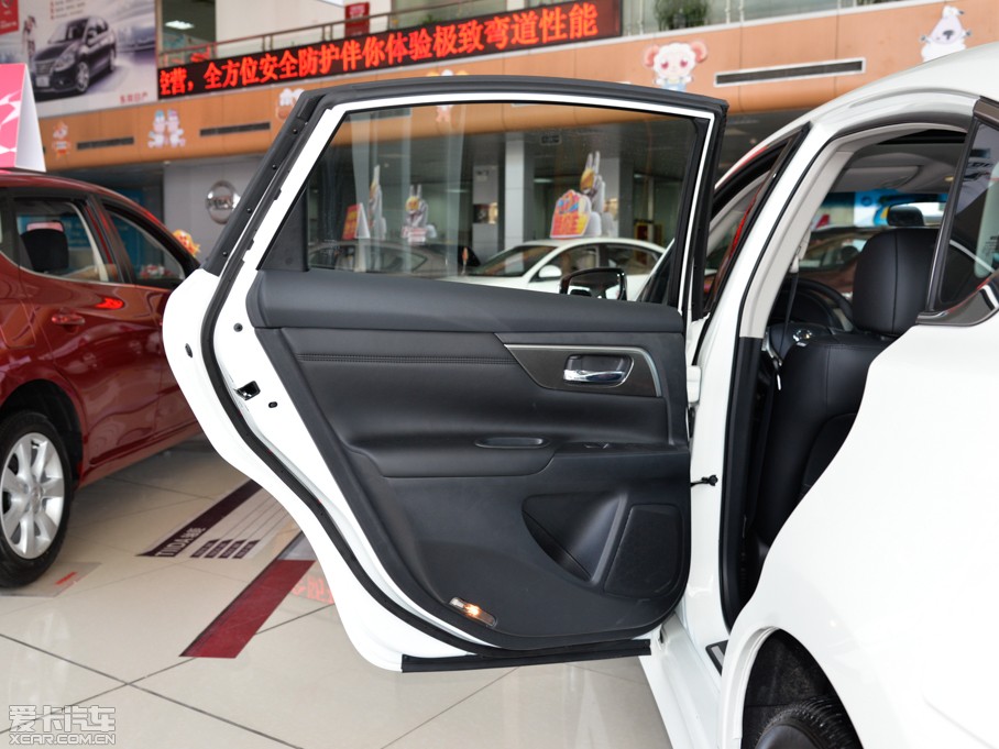 2015[ 2.0L XL- Sporty W\(yn)(dng)