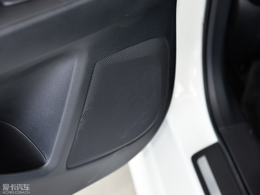 2015[ 2.0L XL- Sporty W\(yn)Ӱ