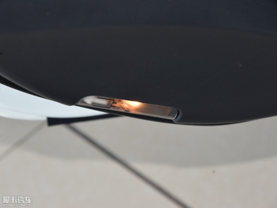 2015[ 2.0L XL- Sporty W\Ӱ