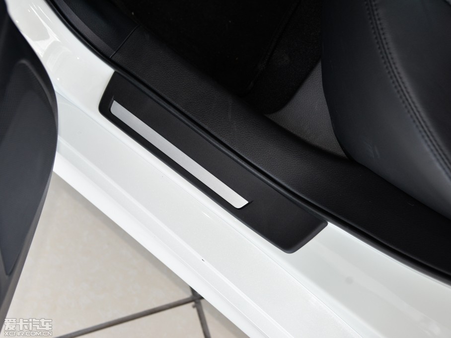 2015[ 2.0L XL- Sporty W\Ӱ