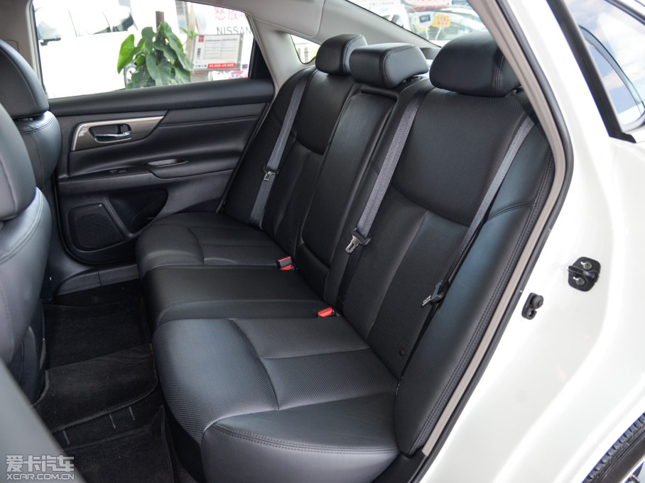 2015[ 2.0L XL- Sporty W\Ӱ