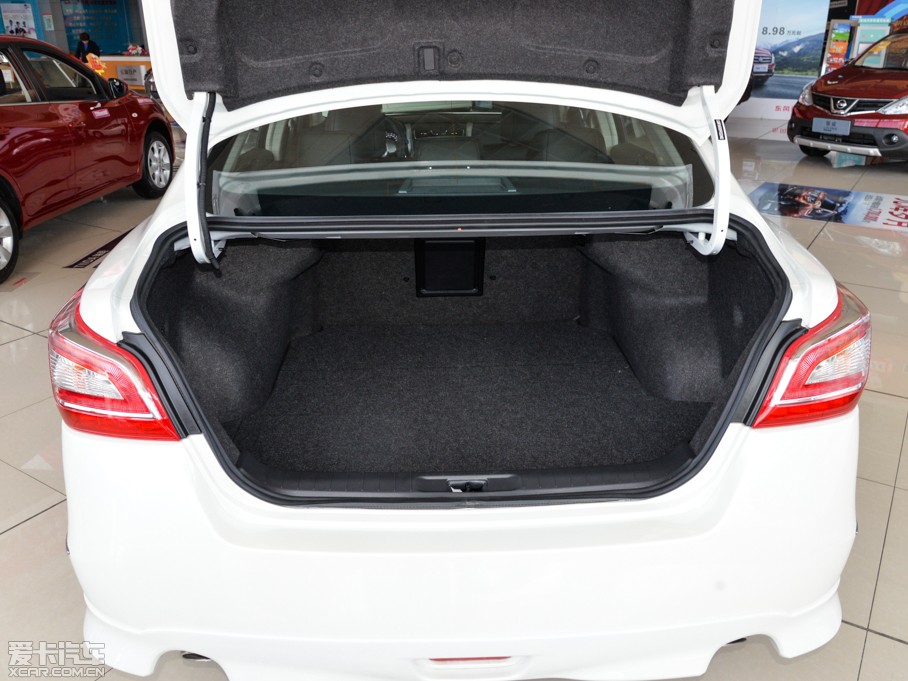 2015[ 2.0L XL- Sporty W\(yn)(dng)