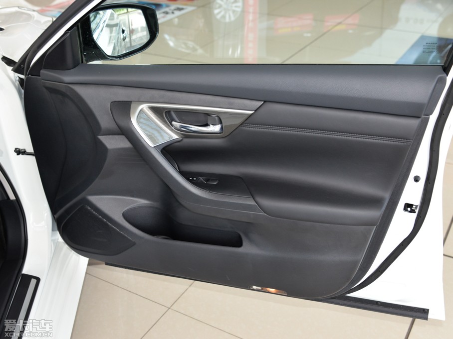 2015[ 2.0L XL- Sporty W\(yn)(dng)