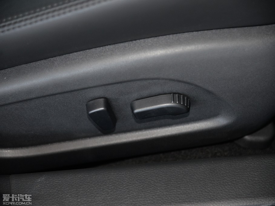 2015[ 2.0L XL- Sporty W\Ӱ