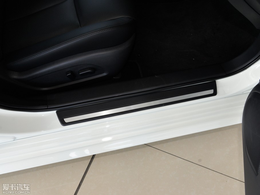 2015[ 2.0L XL- Sporty W\(yn)(dng)