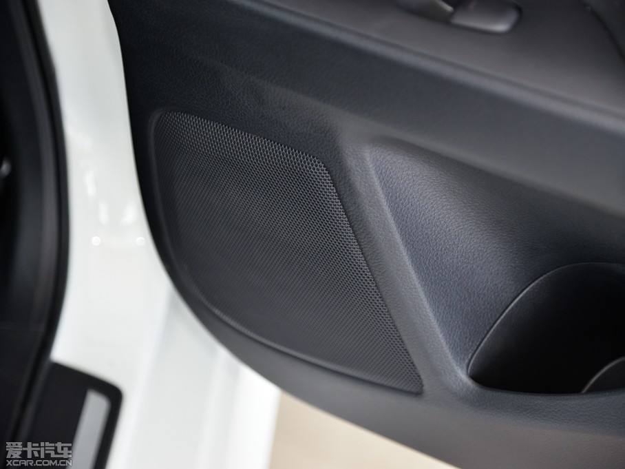 2015[ 2.0L XL- Sporty W\(yn)(dng)