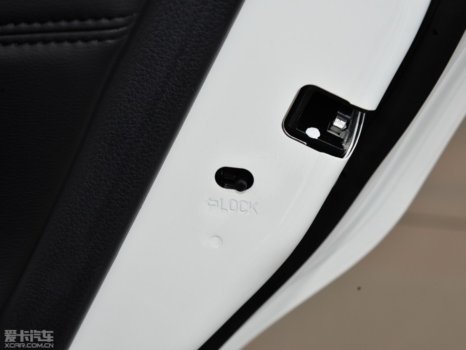 2015[ 2.0L XL- Sporty W\(yn)(dng)