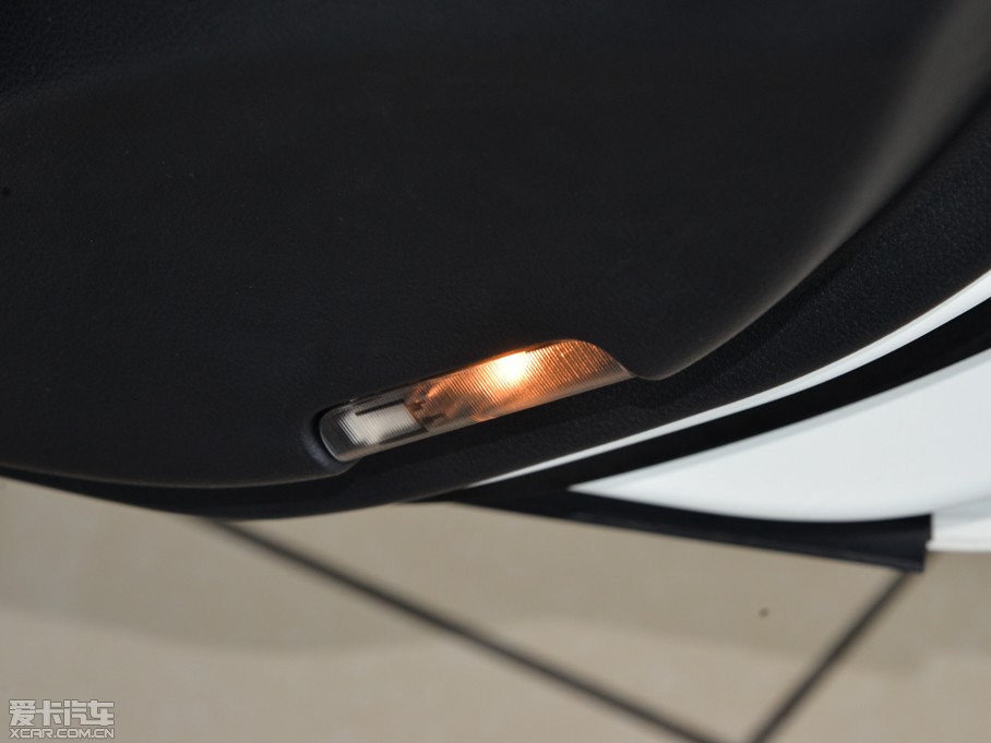 2015[ 2.0L XL- Sporty W\Ӱ